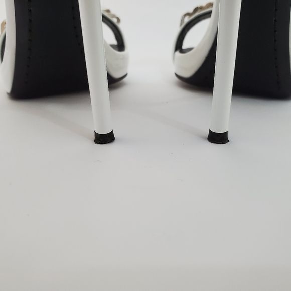 37.5 White Patent Leather Chain Link Mule Stiletto - Picture 8 of 8